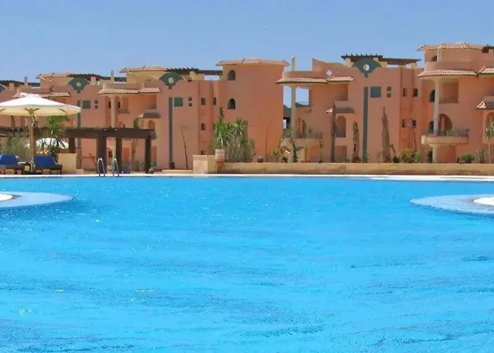 Apartment & Roof With Red Sea View *