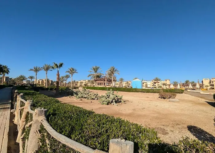 Apartment & Roof With Red Sea View *
