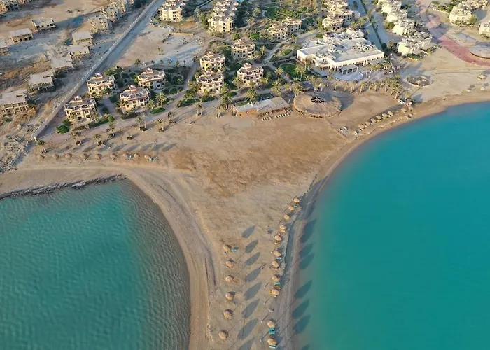 Apartment & Roof With Red Sea View